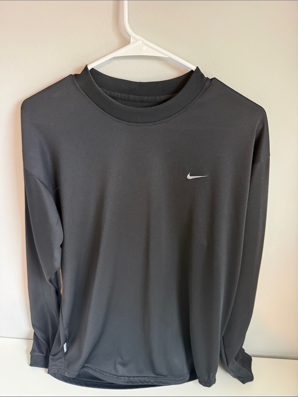 Nike Men’s Long-Sleeve Crew Tee in Black with White Swoosh